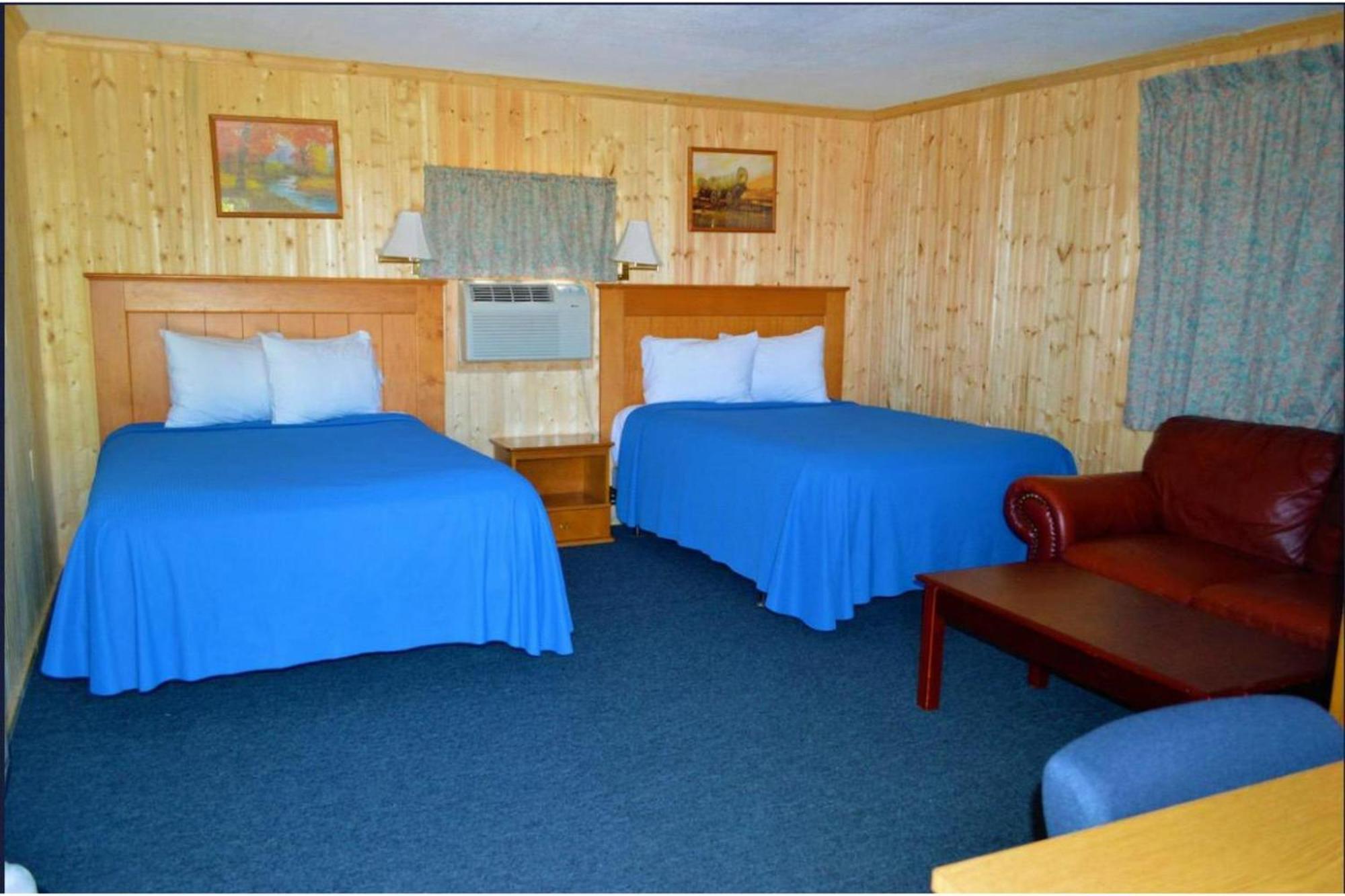 Green Acre Motel By Oyo Near Rush County Airport La Crosse Exteriér fotografie
